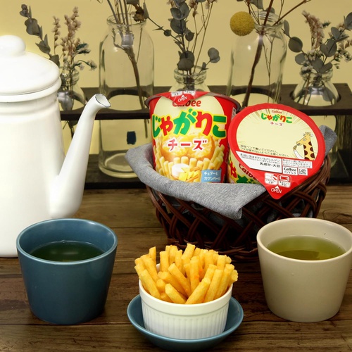  가루비 짜장 치즈맛 66g×12개 일본 과자 